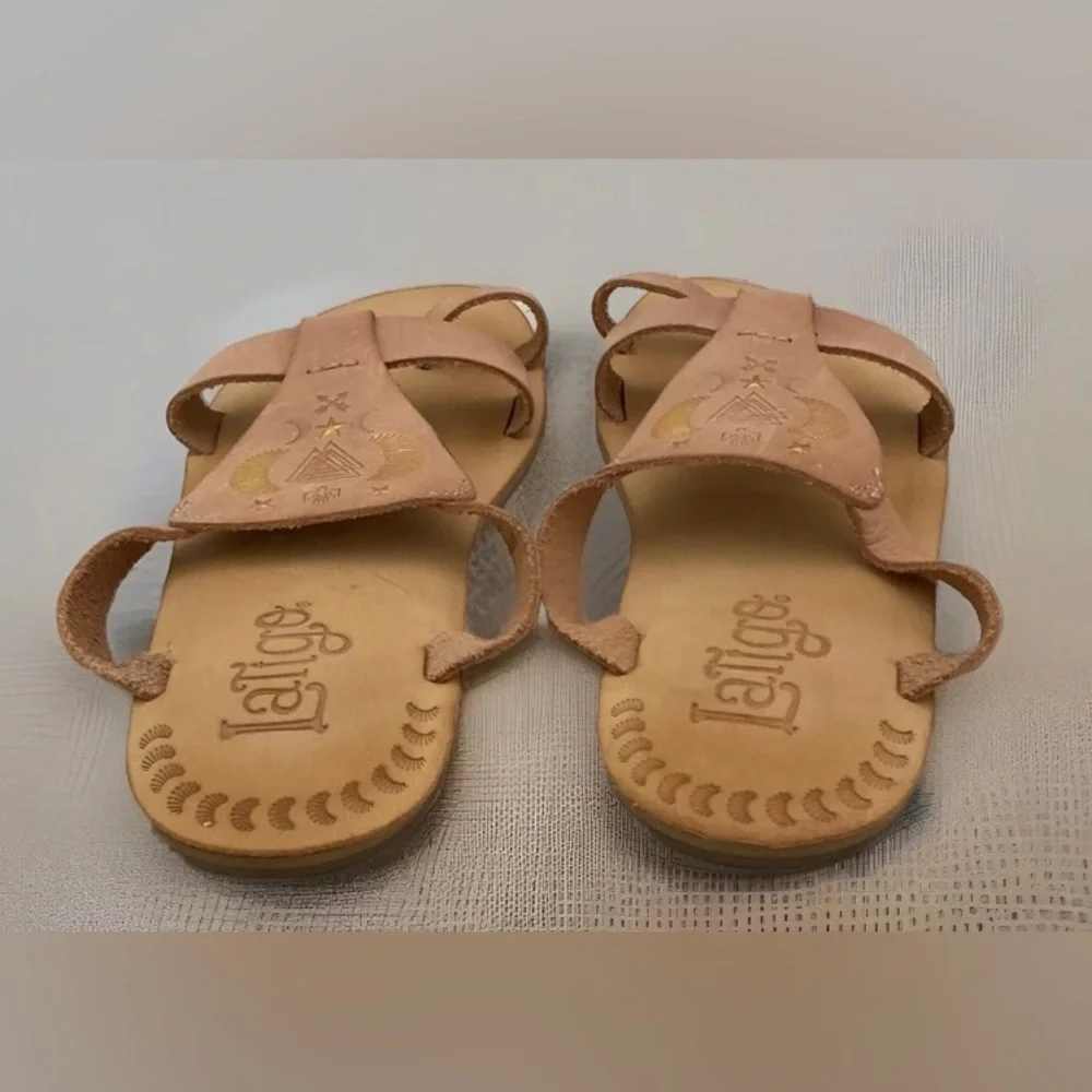 Latigo Embroidered Beige Leather Women’s Toe Loop Flat Sandals Thong Size 7.5 - Picture 5 of 7